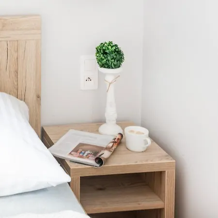 Izabela Apartment *